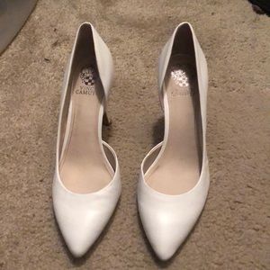 White Vince Camuto pumps size 9